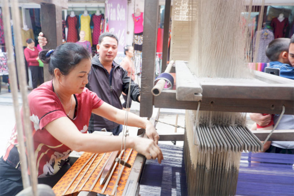 This activity lets you craft a unique artwork while preserving Vietnam's cultural heritage